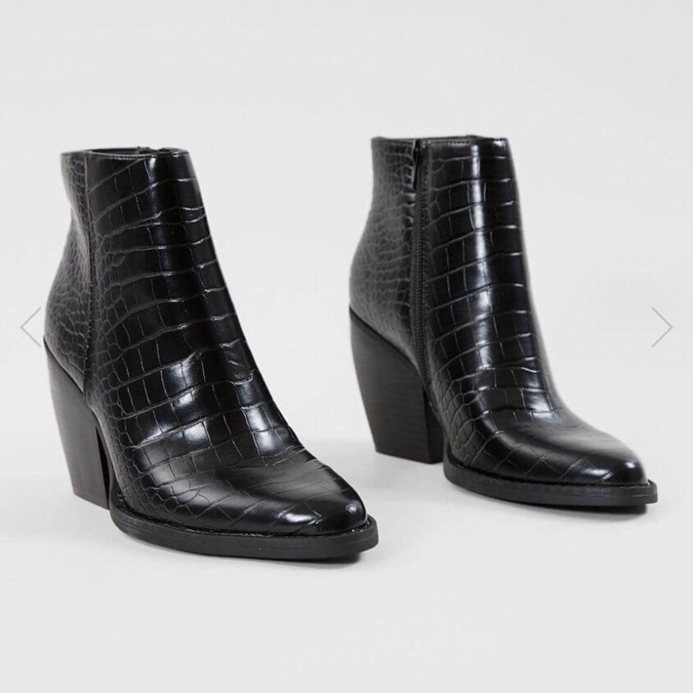 Madden Girl Klicck Snakeskin Ankle Boot Size 7.5